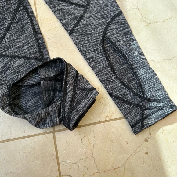 Victorias Secret Activewear Victoria Sport Leggings Cutout Style - Picture 3 of 5